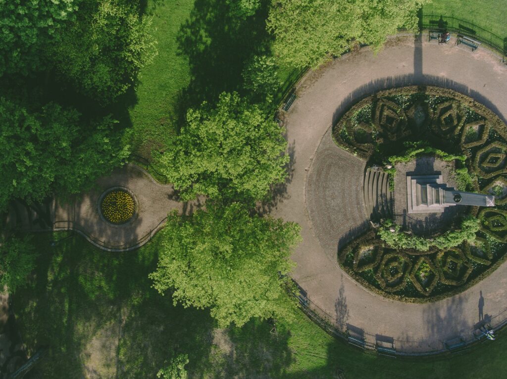 Spacer wśród historii i pomników